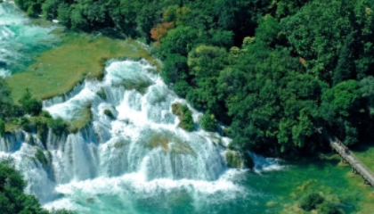 NACIONALNI PARK KRKA & ŠIBENIK Jednodnevni izlet brodom i autobusom